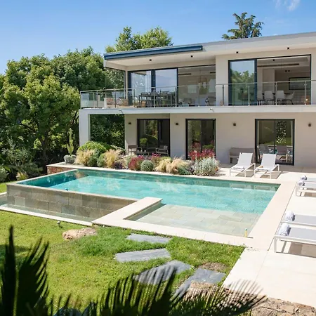 Ref 2152 - - Sea View For Rent